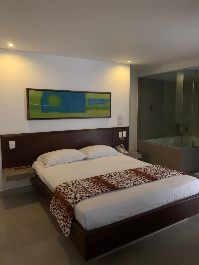 Hotel Romanza Medellin Exterior photo