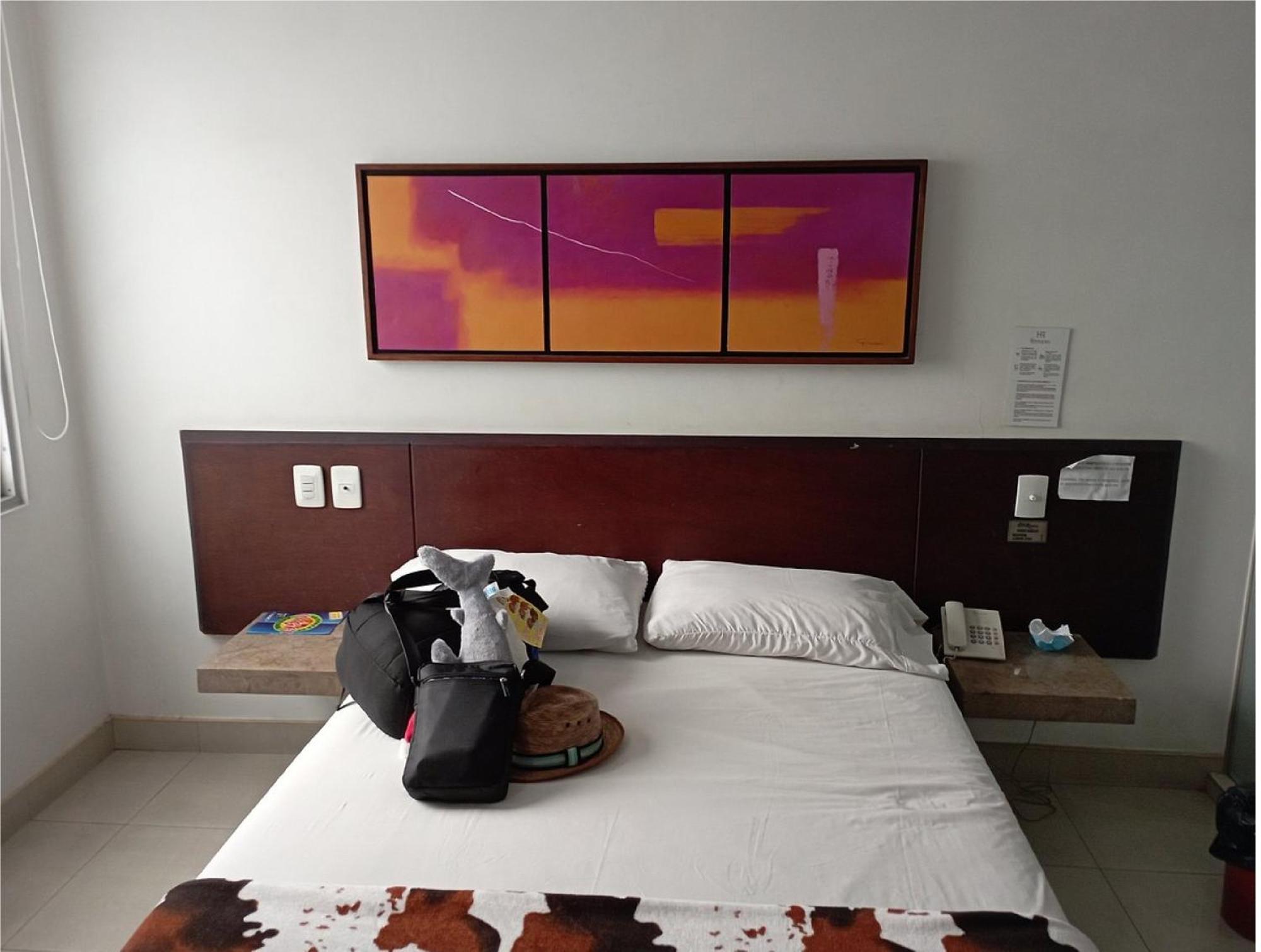 Hotel Romanza Medellin Exterior photo